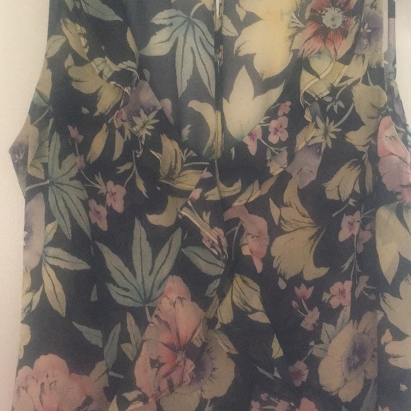 Cabi Osaka Nights Floral Ruffle Blouse - Picture 6 of 6